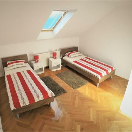 Apartments "Pavic" Near Zagreb Airport Velika Gorica Eksteriør bilde